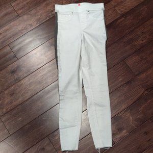 SPANX Pull On White Skinny Jeans With Grey Side Stripe and Frayed Ankle …